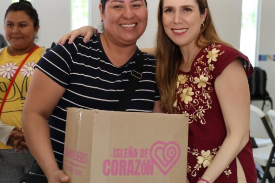 Atenea Gómez Ricalde transforma la vida de las mujeres con el programa "Isleña de Corazón"